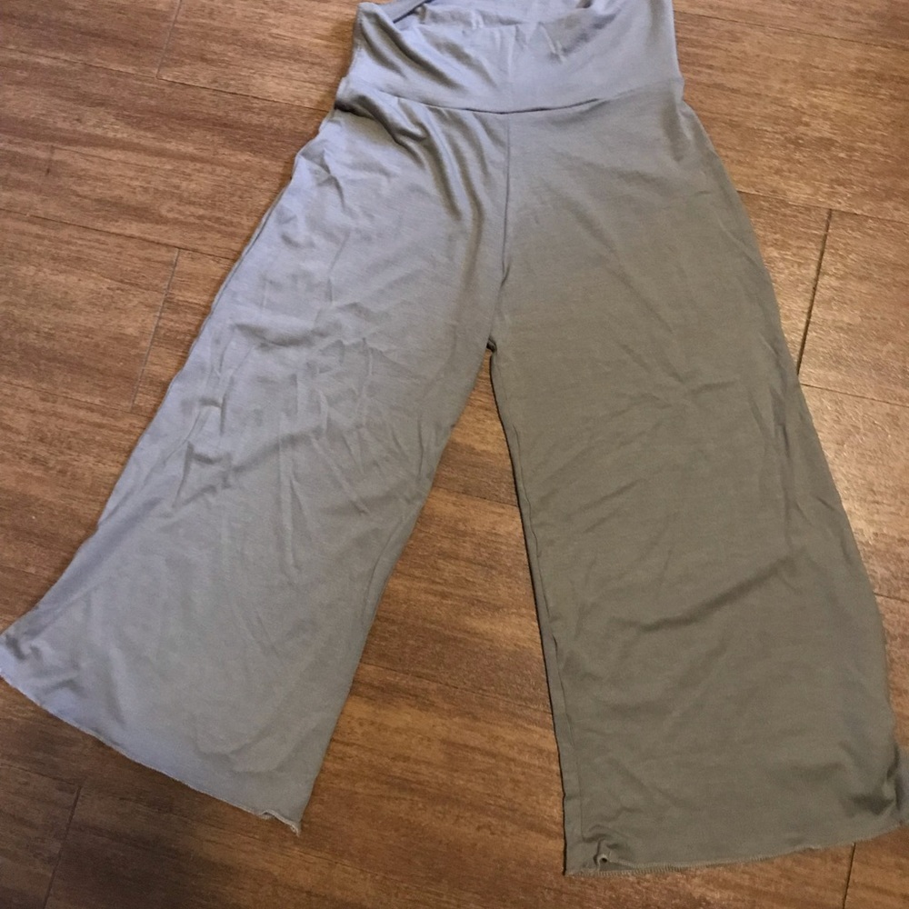 Cute soft taupe beach pants culottes size 0